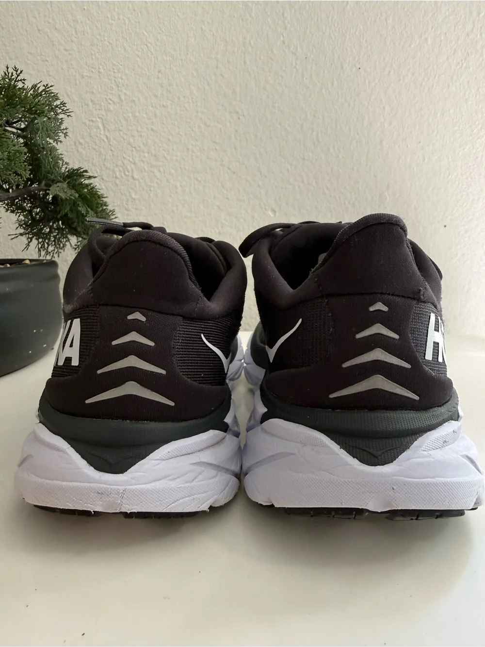 Hoka clifton 8 Women size 6 Black and White Athletic Running Shoes